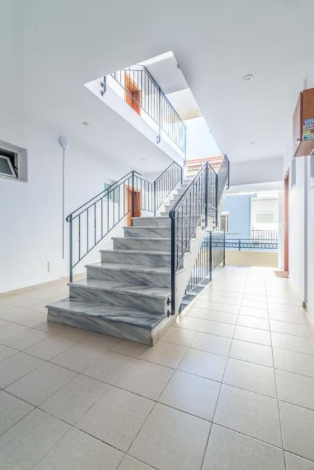 Urban Apt Next University 11 Heraklion  Bagian luar foto