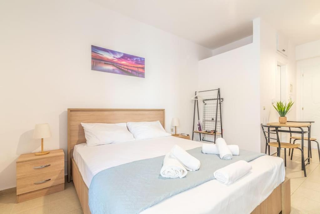 Urban Apt Next University 11 Heraklion  Bagian luar foto