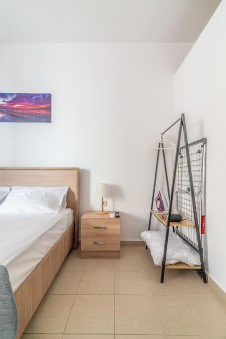 Urban Apt Next University 11 Heraklion  Bagian luar foto