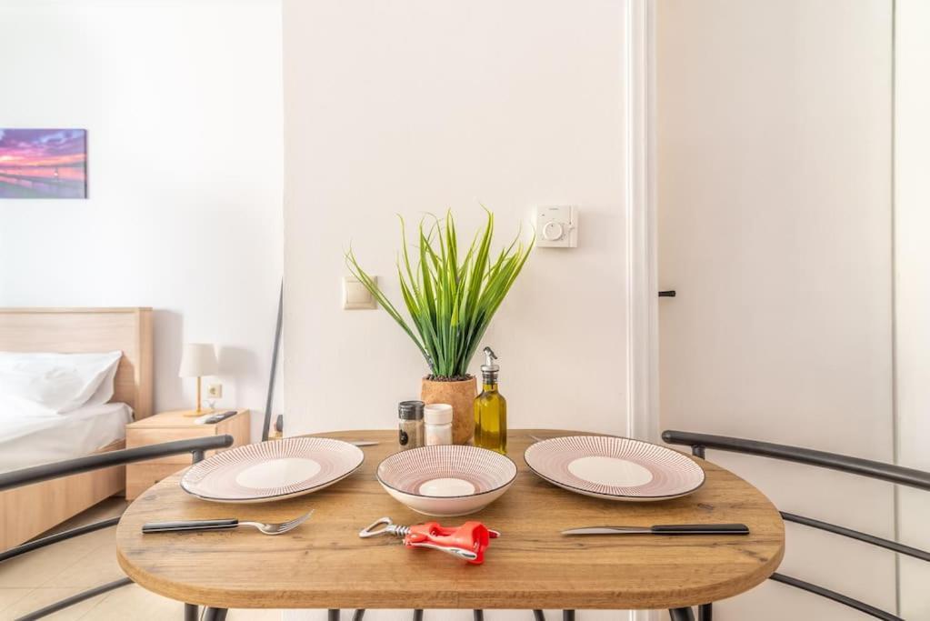 Urban Apt Next University 11 Heraklion  Bagian luar foto