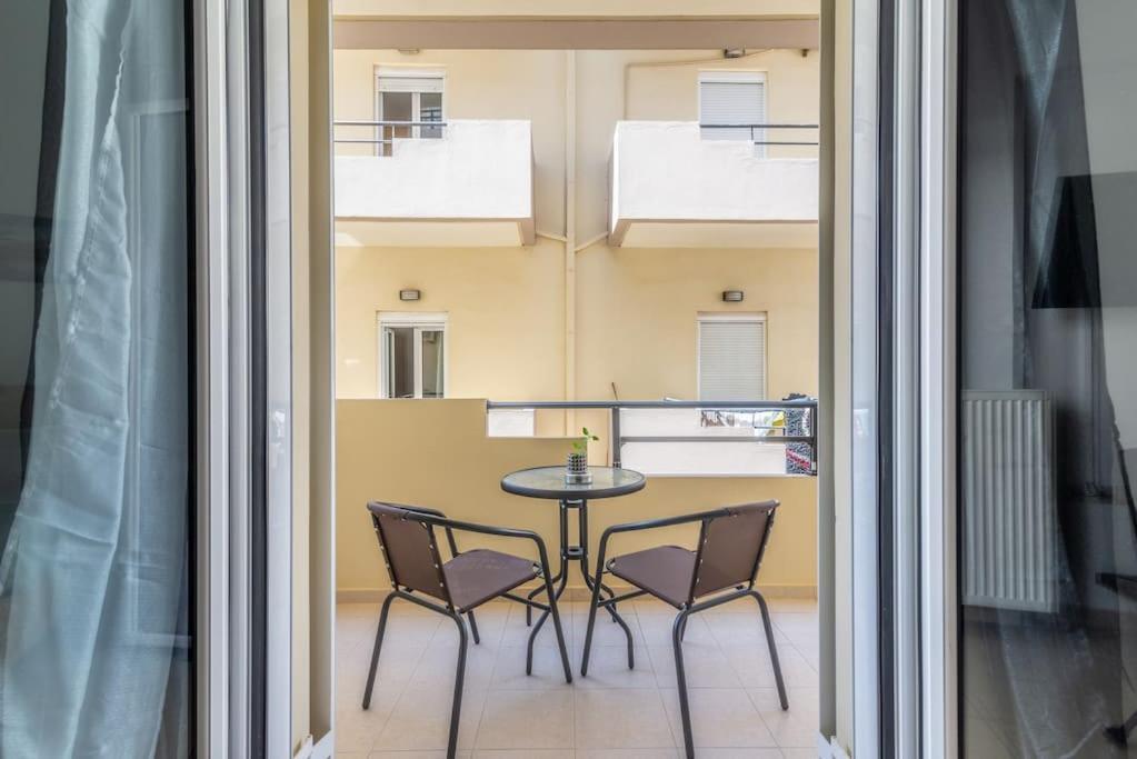 Urban Apt Next University 11 Heraklion  Bagian luar foto