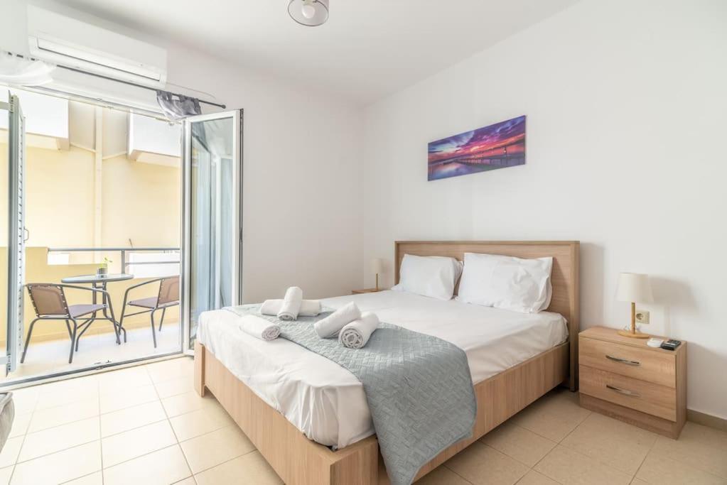 Urban Apt Next University 11 Heraklion  Bagian luar foto