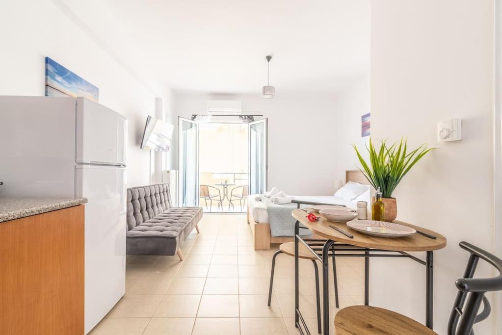 Urban Apt Next University 11 Heraklion  Bagian luar foto